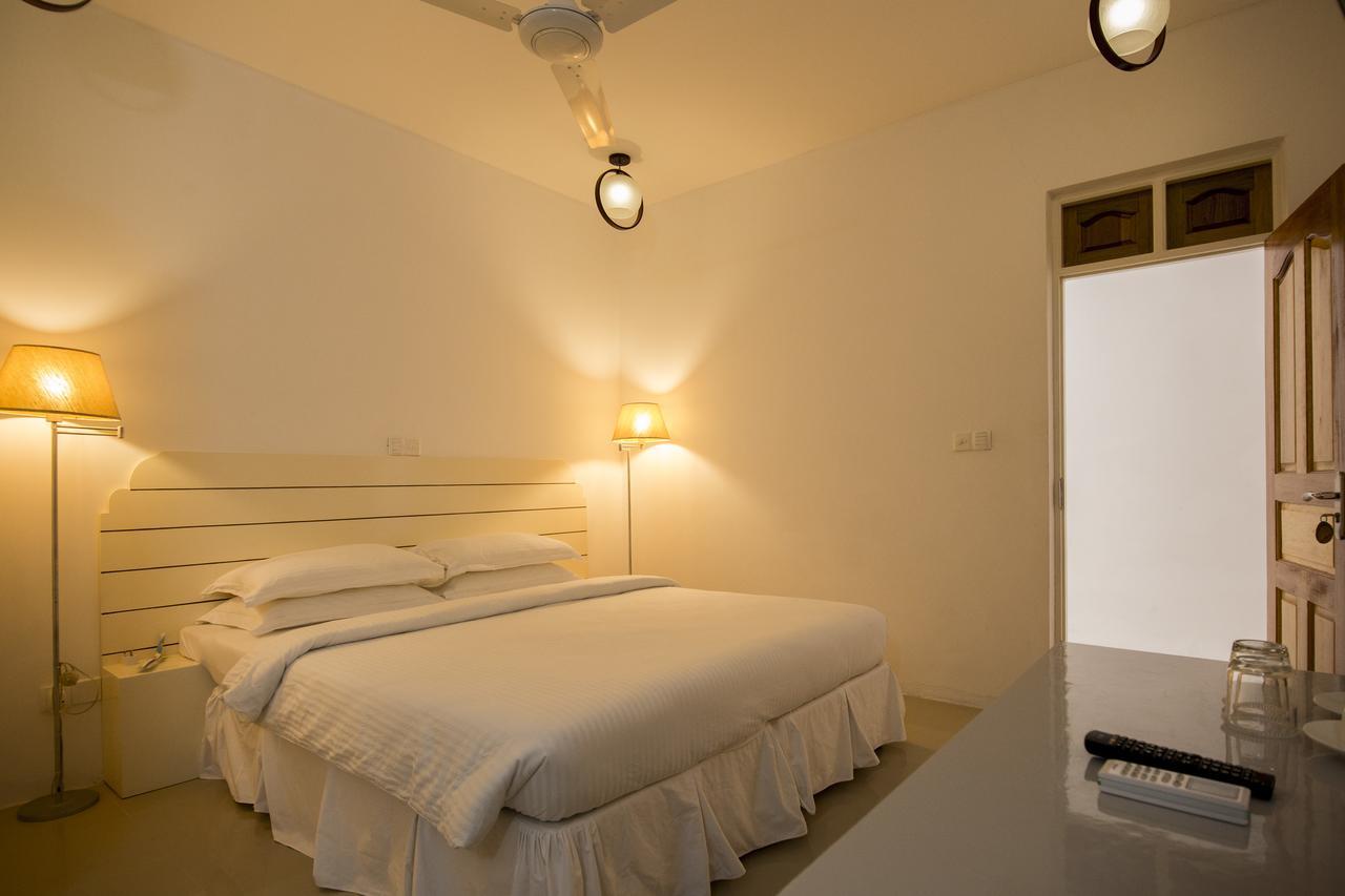 Dhigurah Retreat Beach Bagian luar foto