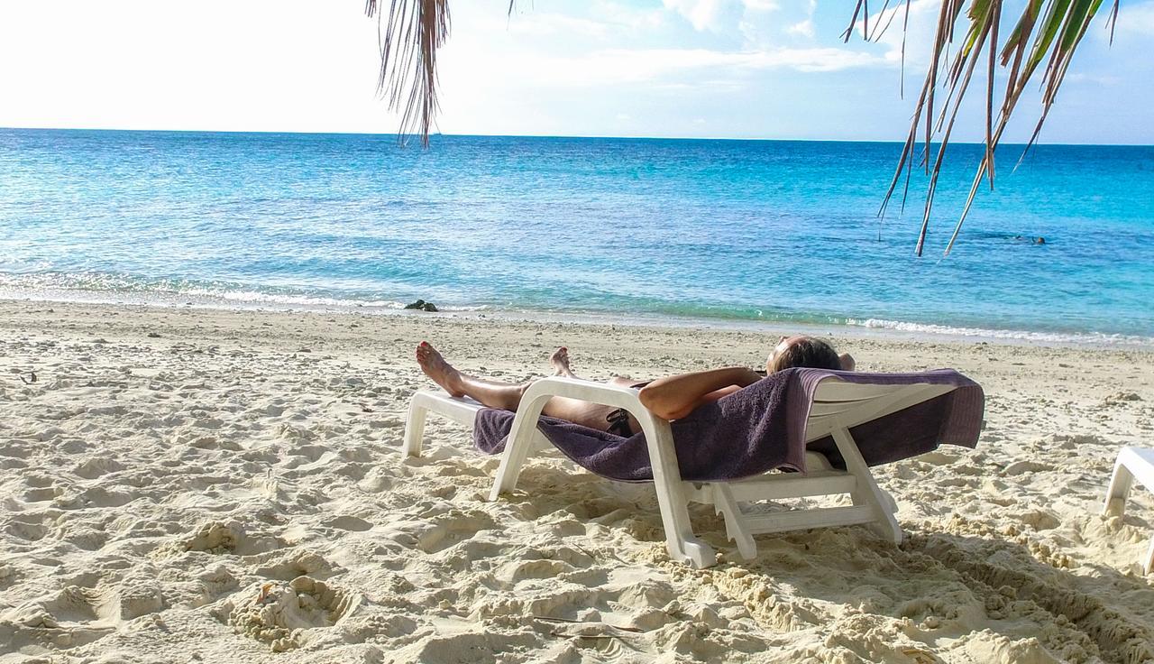 Dhigurah Retreat Beach Bagian luar foto