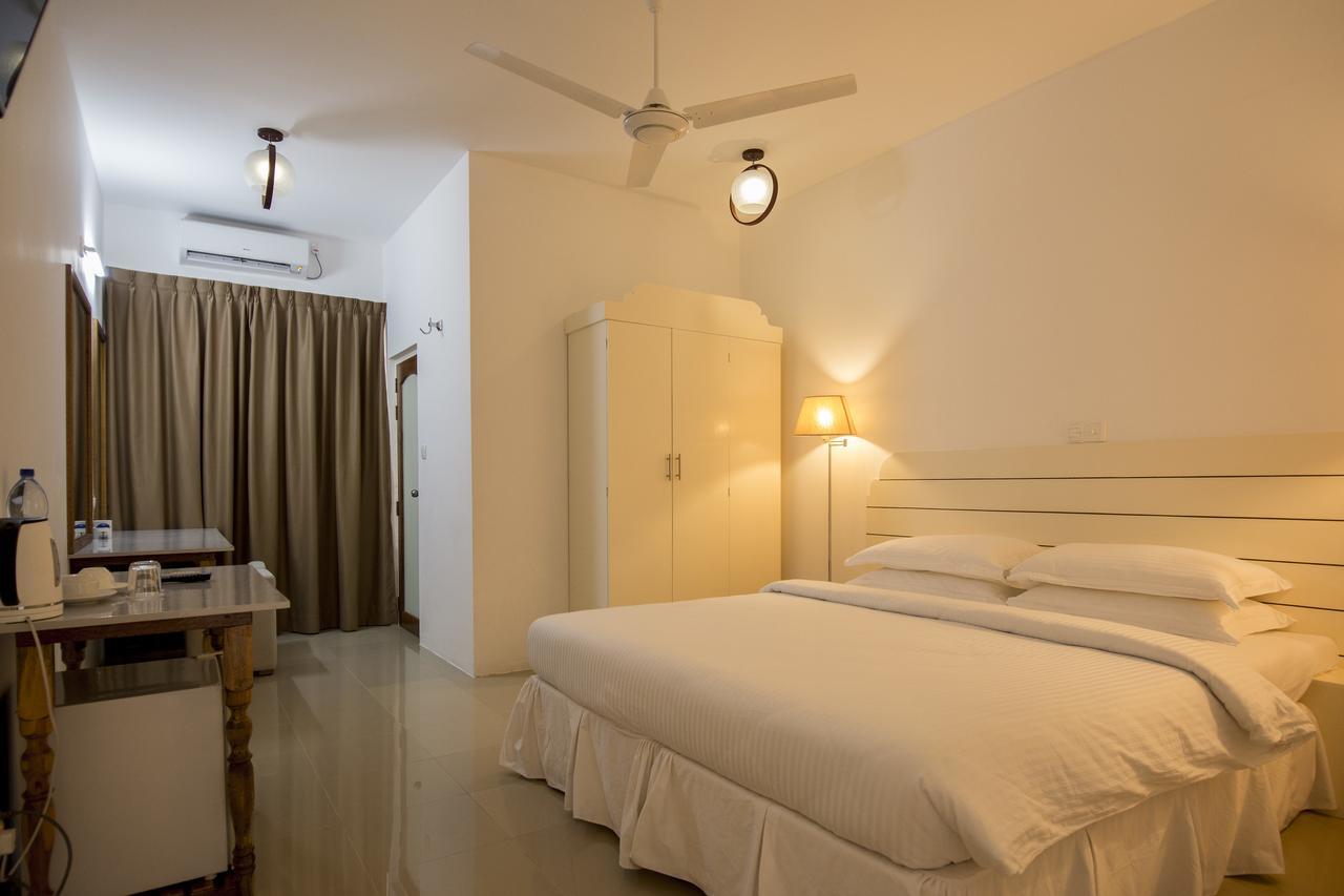 Dhigurah Retreat Beach Bagian luar foto