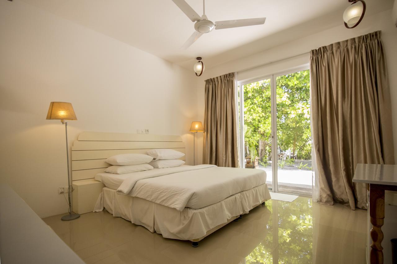 Dhigurah Retreat Beach Bagian luar foto