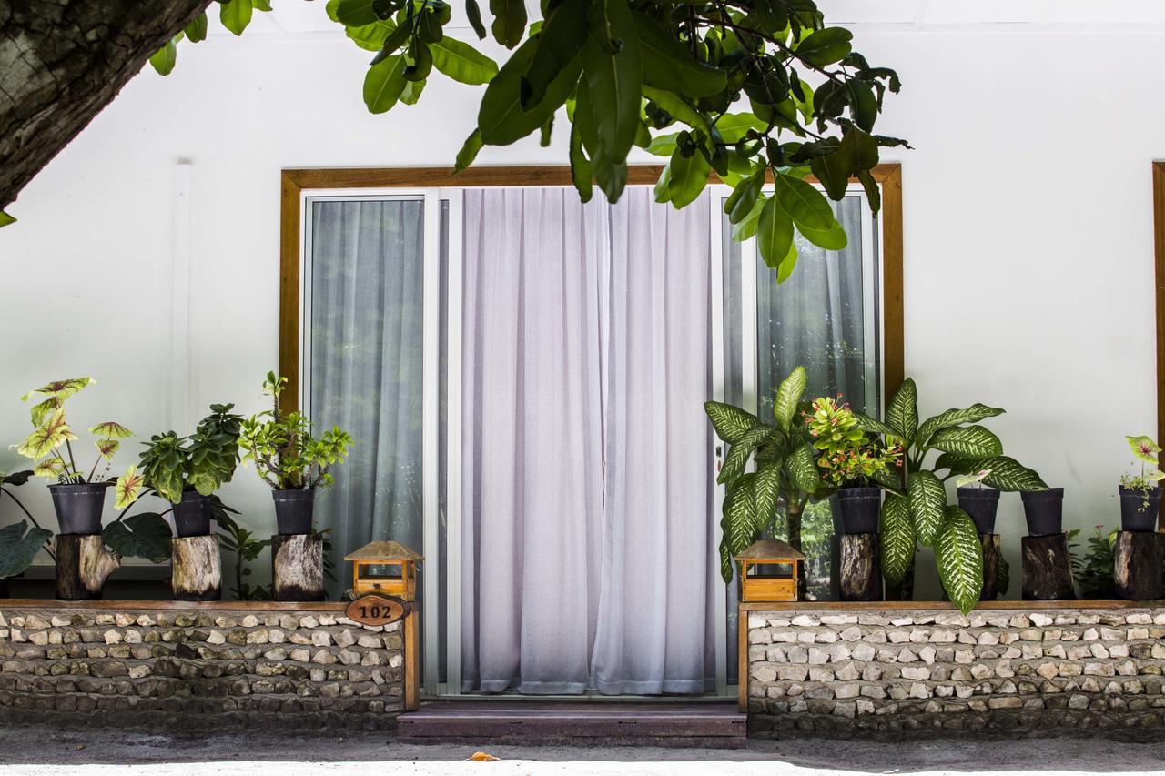 Dhigurah Retreat Beach Bagian luar foto