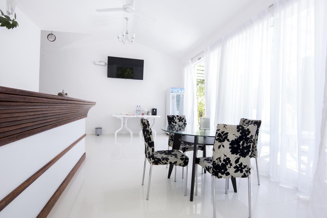 Dhigurah Retreat Beach Bagian luar foto