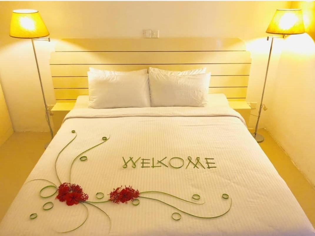 Dhigurah Retreat Beach Bagian luar foto